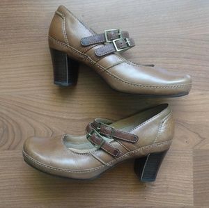 Clarks Artisan Leather Stacked Heel Mary Janes